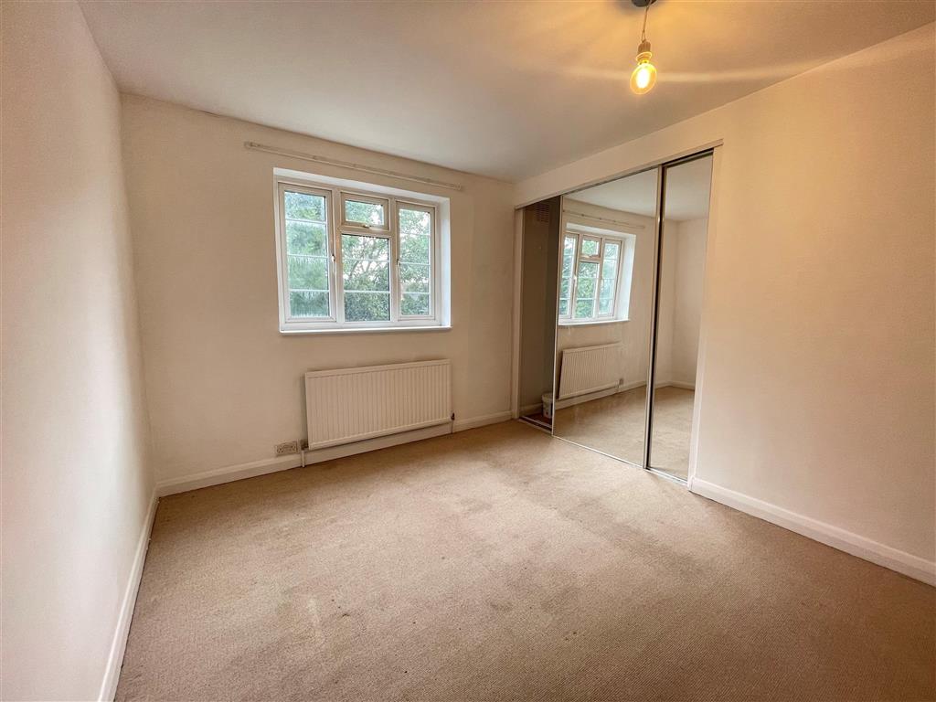 Sutton Common Road, , Sutton, Surrey 2 bed £250,000 Cubitt & West