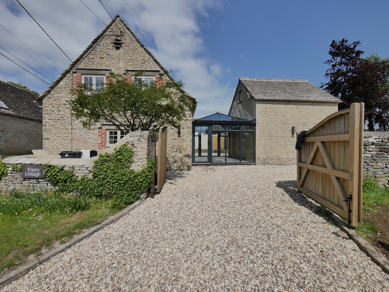 School Lane, AMPNEY CRUCIS