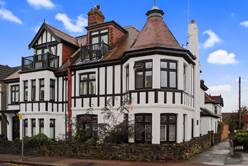 Woodfield Road, Leigh On Sea