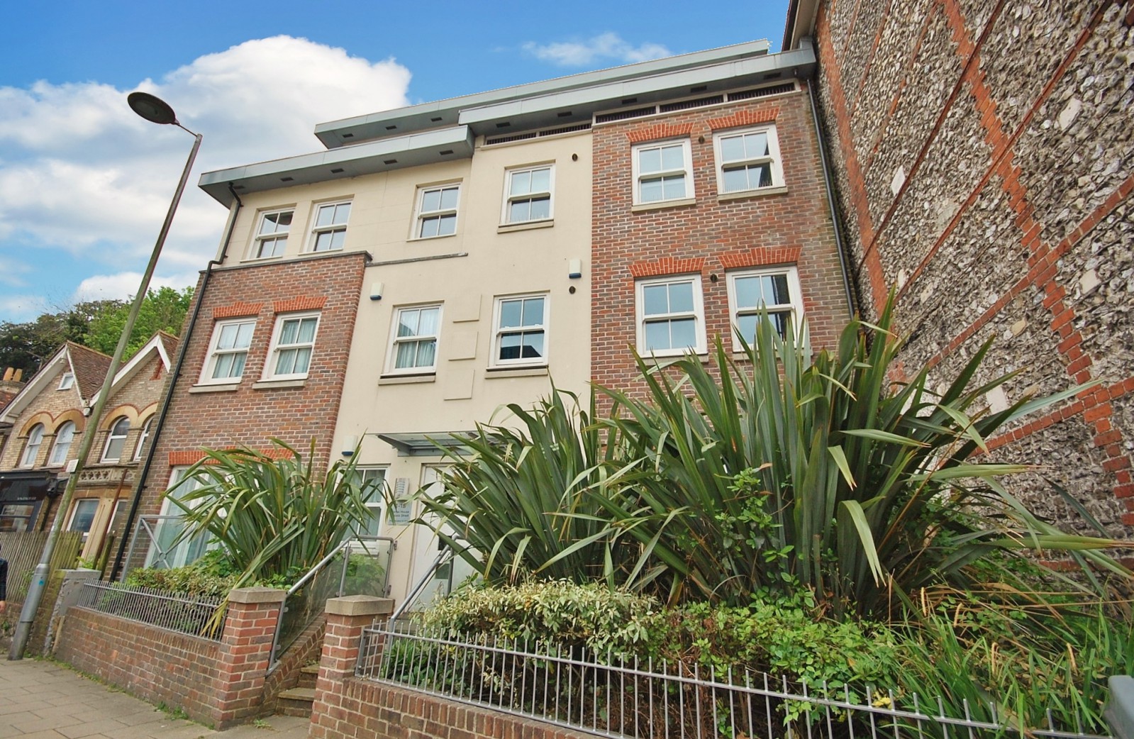 Flat 14 Carfax House, 23 City Road, Winchester SO23 8SD