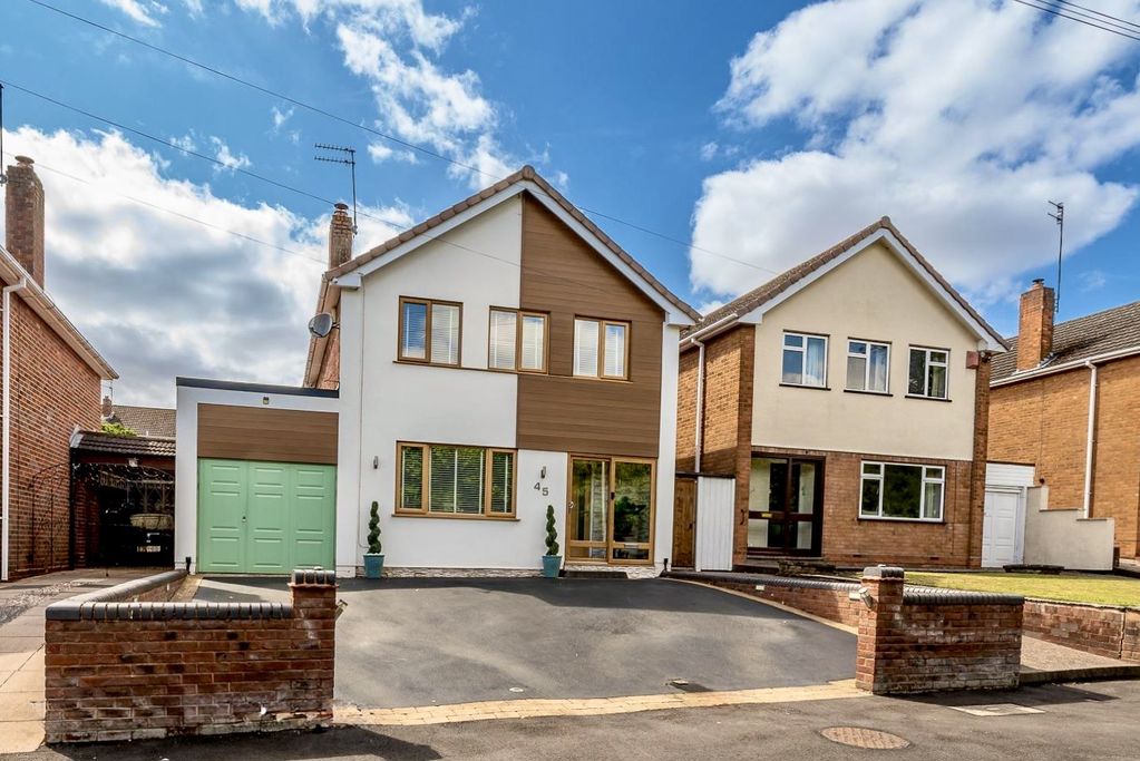 Cotwall End Road, Lower Gornal, Dy3 3ej