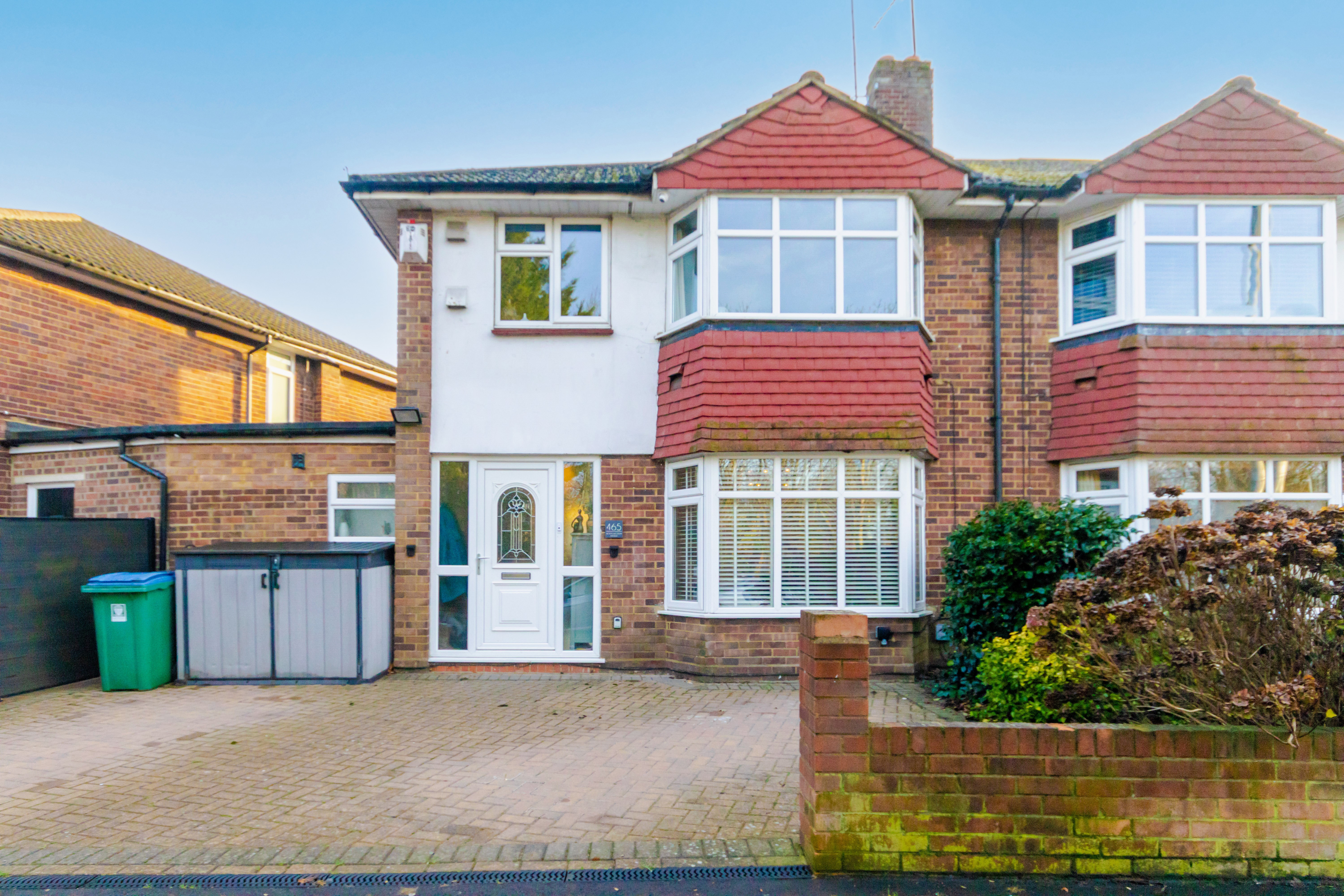 North Western Avenue, Watford