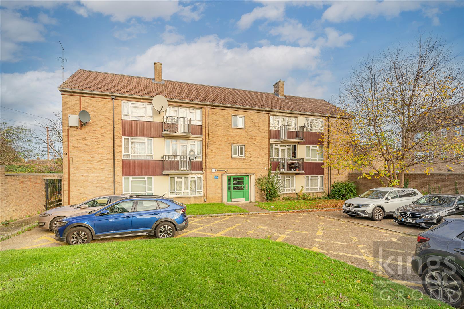 Mayfield Crescent, Edmonton, N9