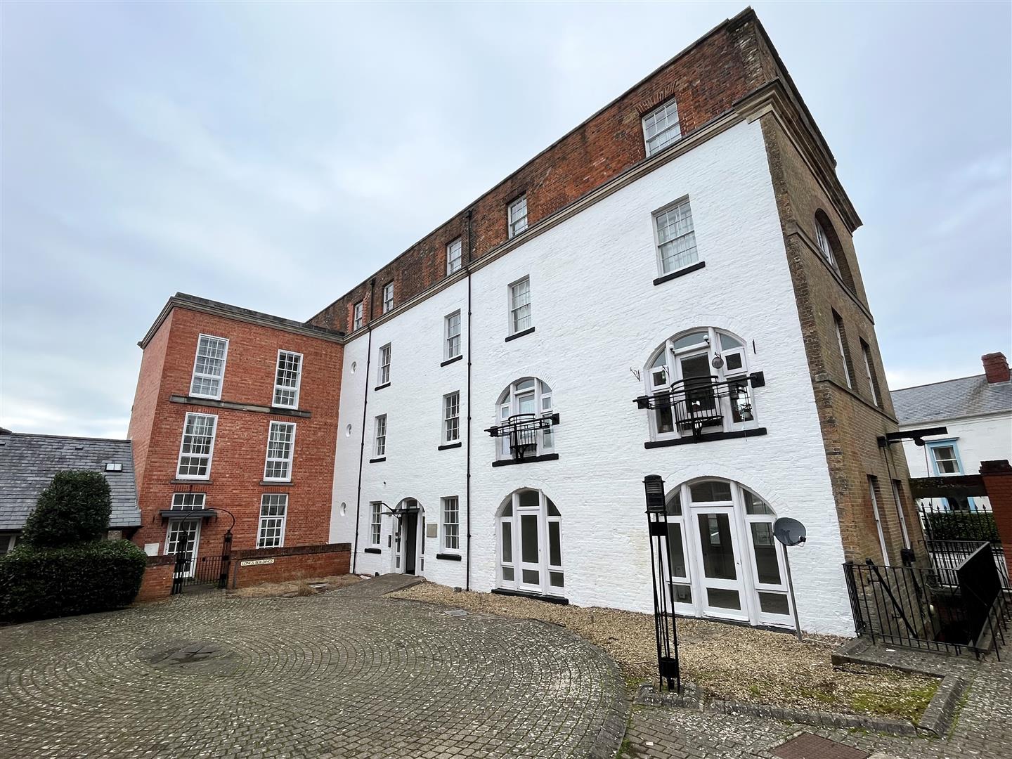 Longs Buildings, Devizes