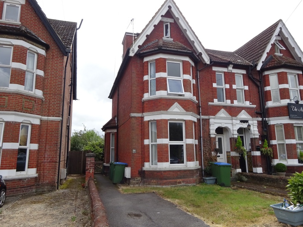 Landguard Road, Shirley, Southampton SO15 3 bed £775 Harcourts