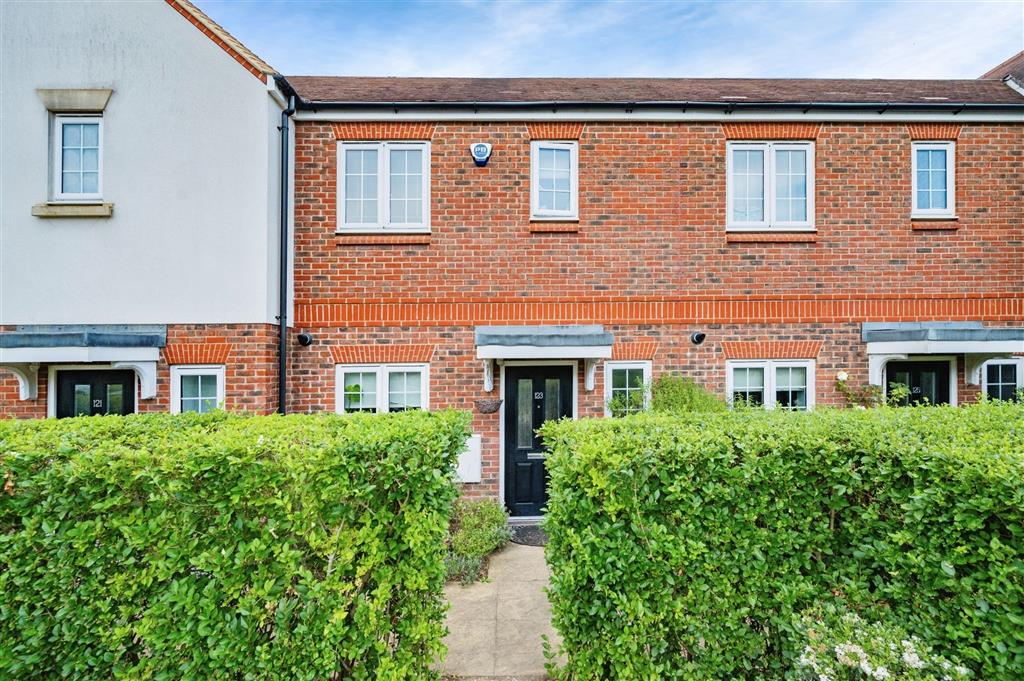 Mortimer Crescent, Kings Park, St. Albans, AL3