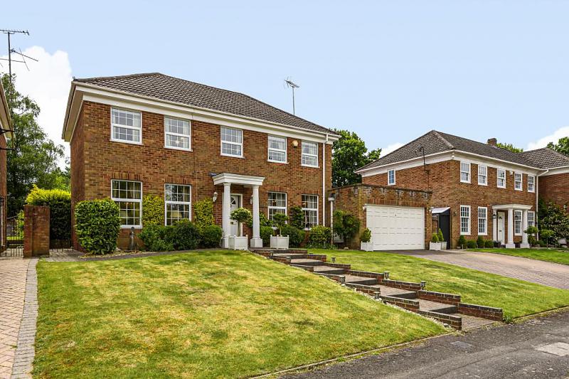 Bluebell Drive, Burghfield Common, Reading, RG7
