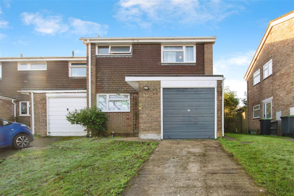 Thames Close, Ferndown, BH22