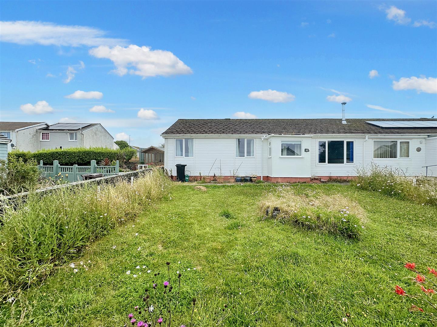 WELL PROPORTIONED BUNGALOW, MULLION