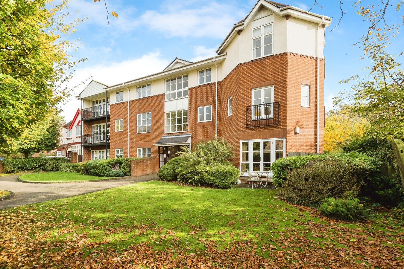 Deyncourt Gardens, Upminster, RM14