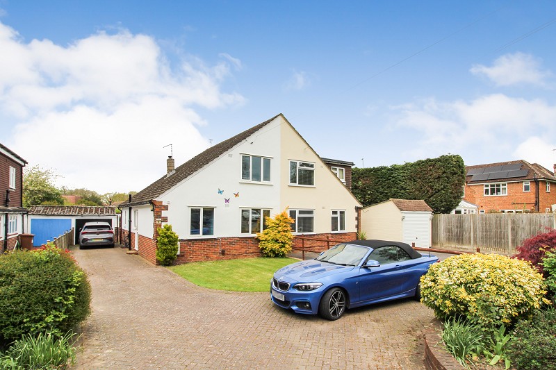 Haroldslea Drive, Horley, Surrey. RH6 9DT