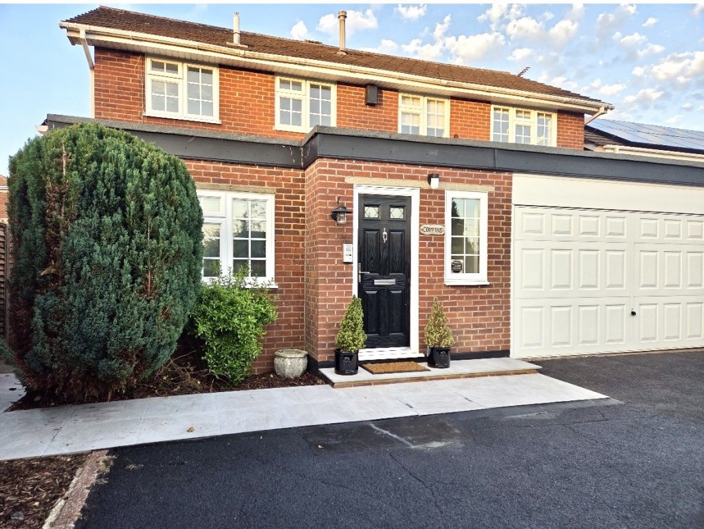 Bracknell Lane, Hartley Wintney