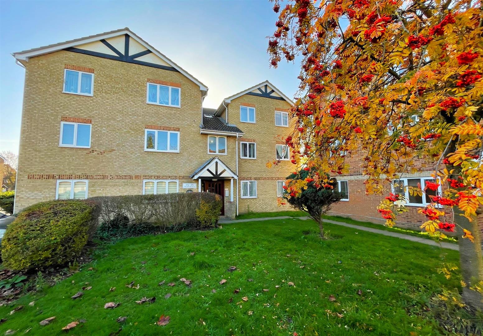 Heathfield Drive, Colliers Wood Borders