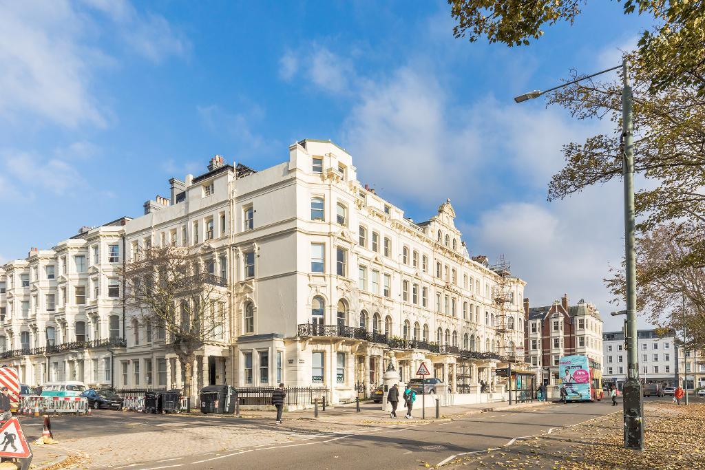 Palmeira Avenue Mansions, Hove