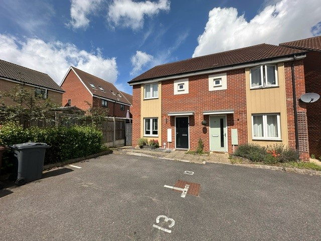 Red Admiral Close, Queens Hill