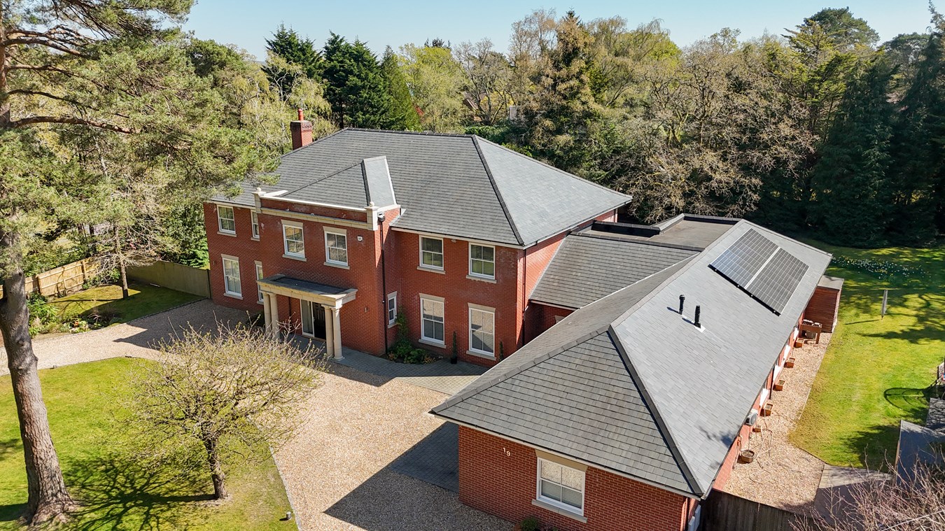 Avon Castle Drive, Ringwood, BH24