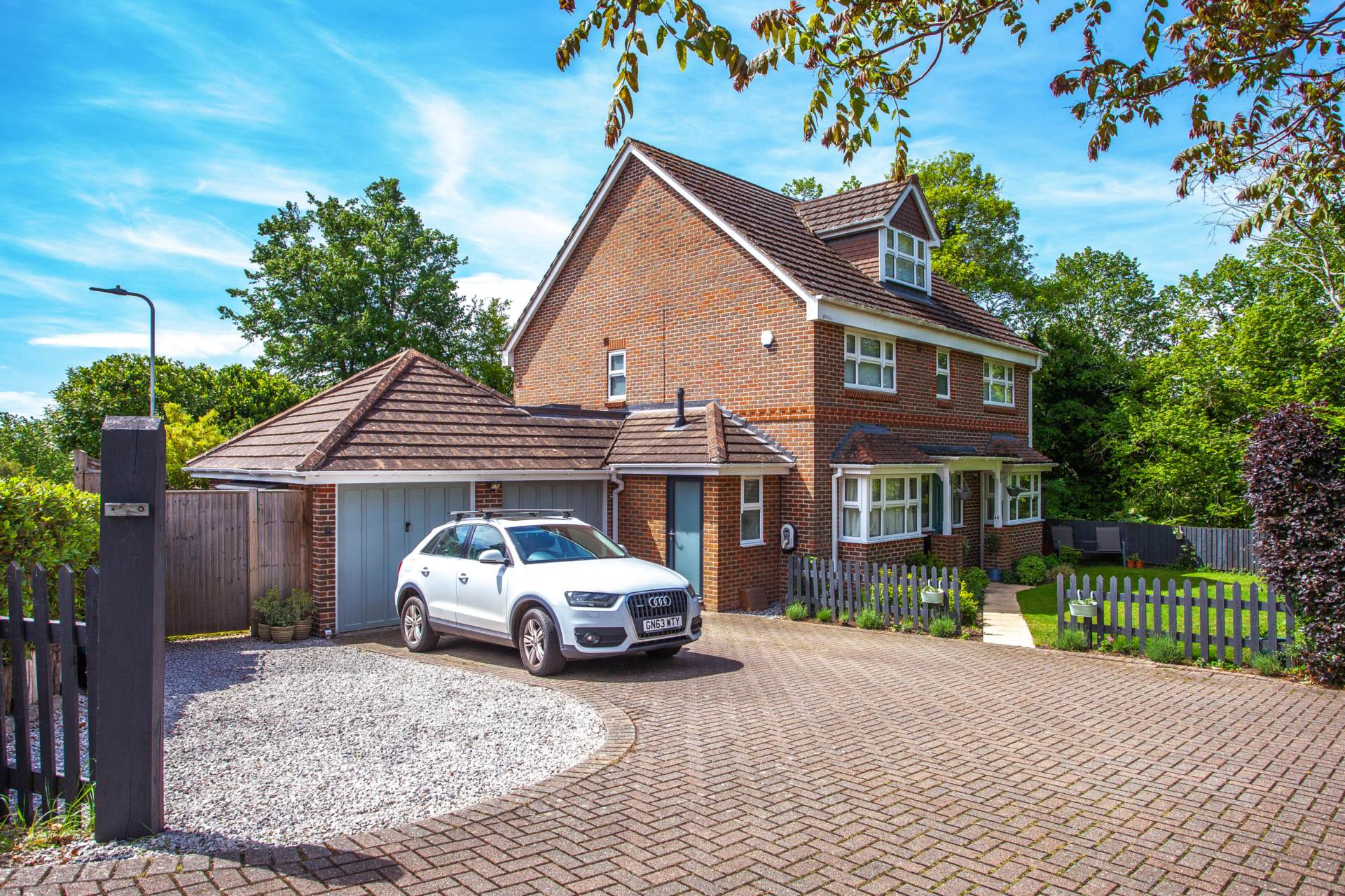 Tredegar Road, Emmer Green, Reading