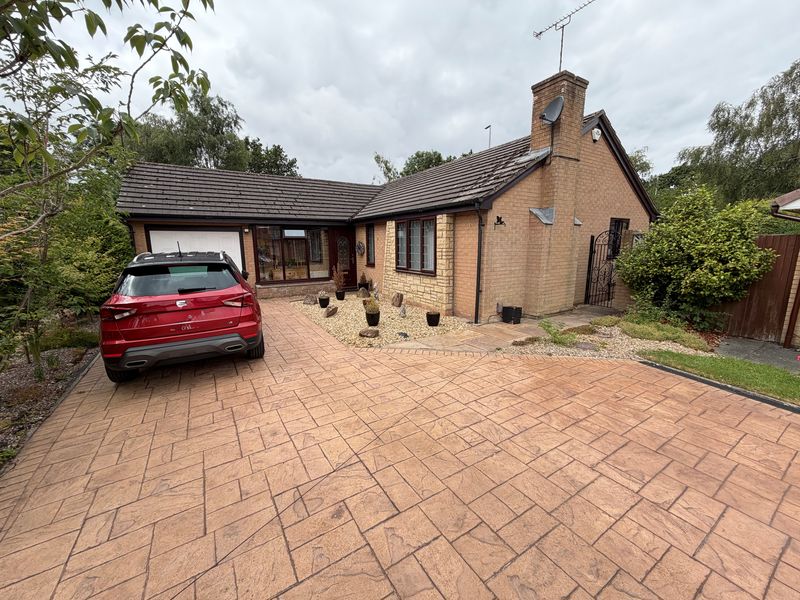 St. Davids Drive, Great Sutton