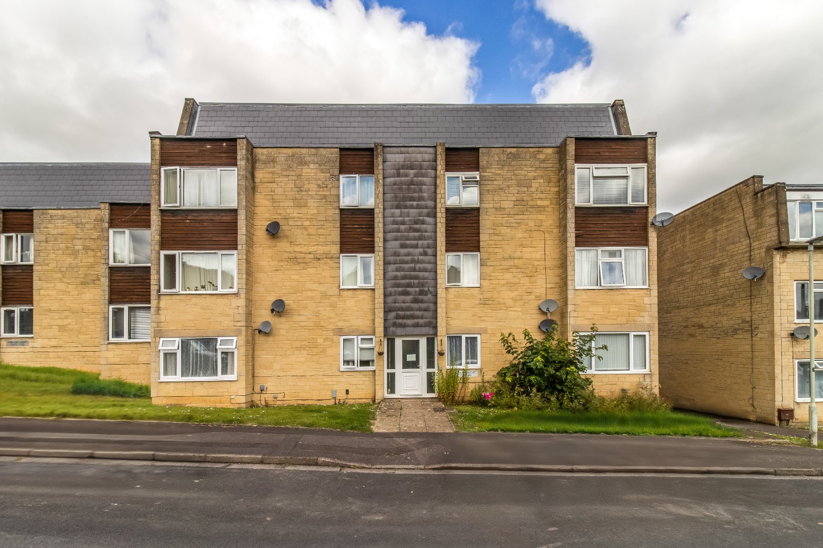 Meadow Road, Cirencester, Gloucestershire, GL7