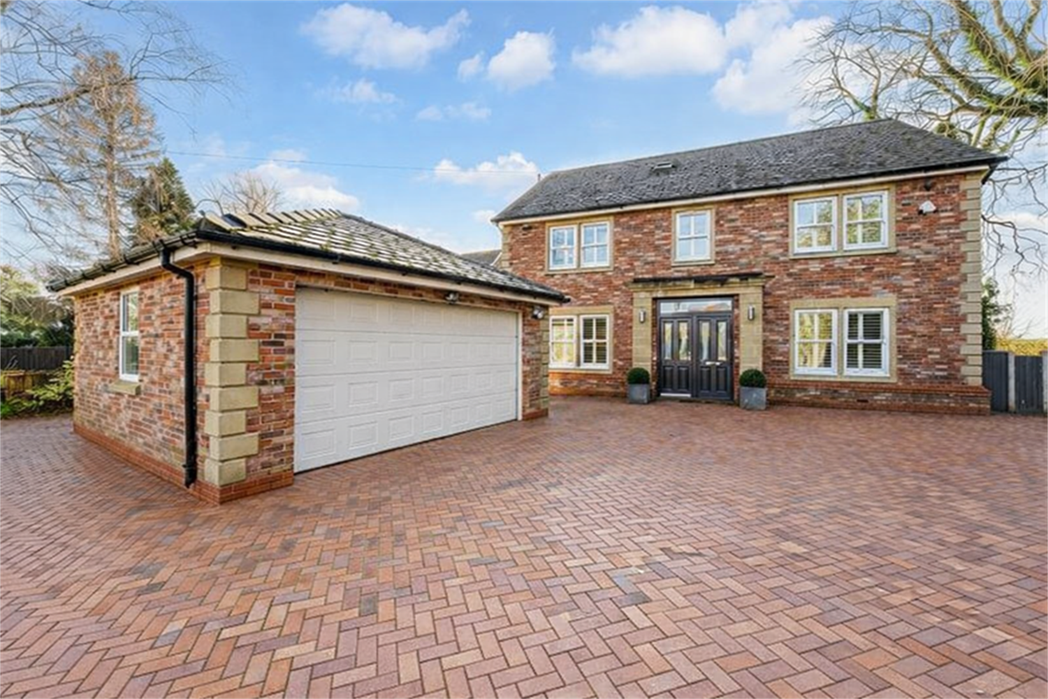 Higher Lane, Lymm