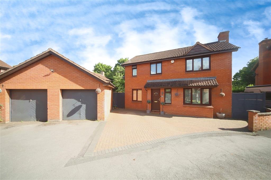 Killams Crescent, Taunton, TA1