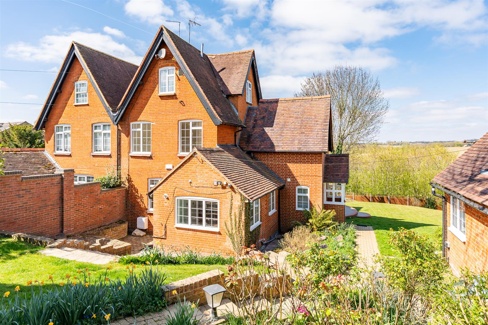 Downfield Cottages, Poles Lane, Thundridge