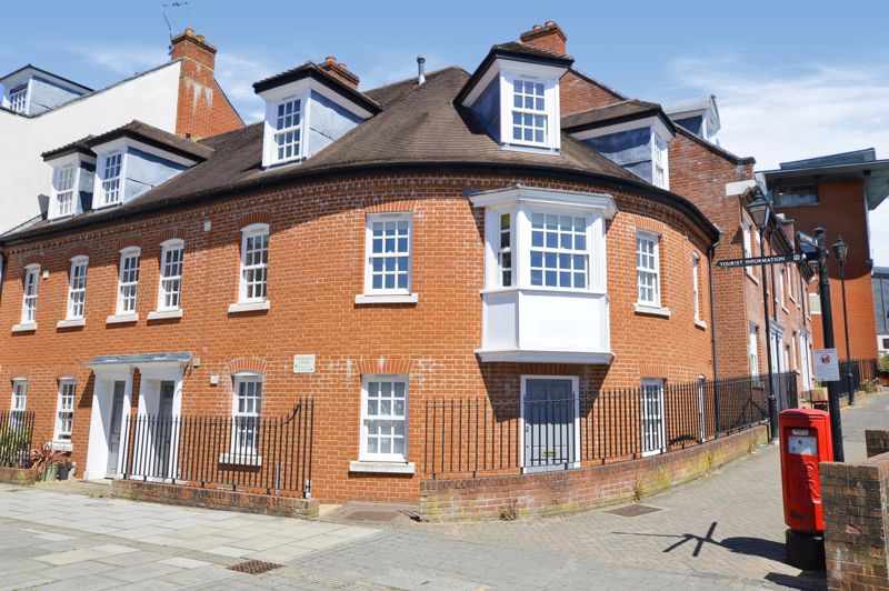 Magdalene Court, Gigant Street, Salisbury                               ***video Tour***