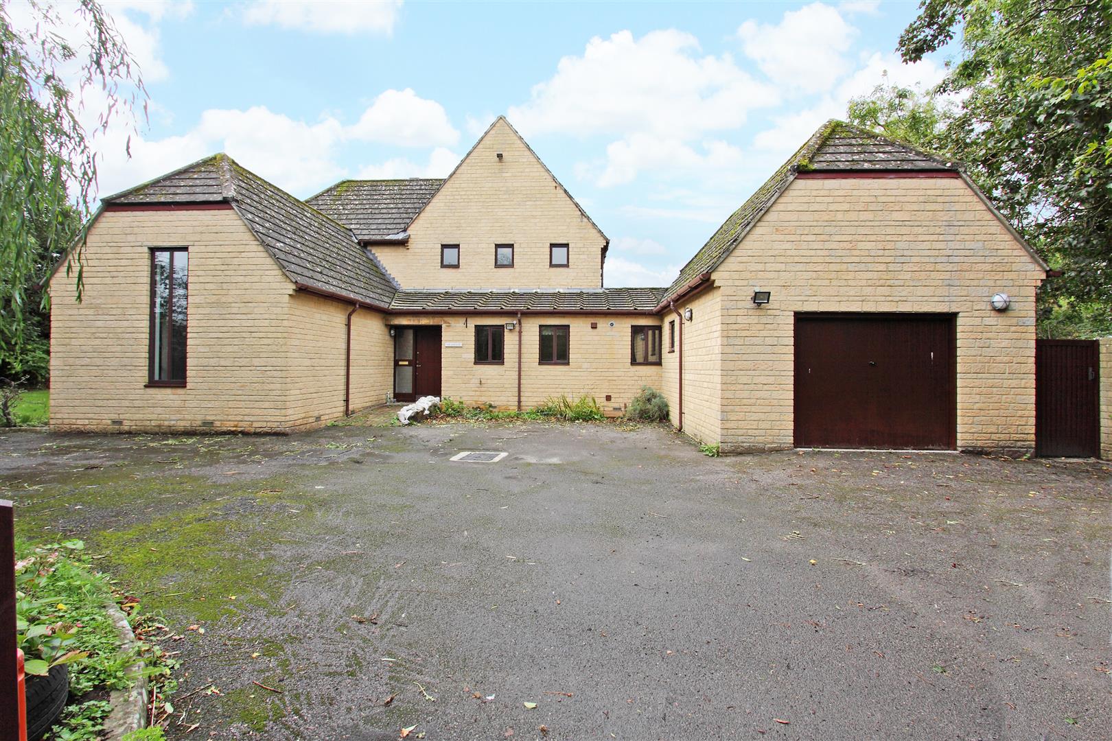 Corsham Road, Shaw