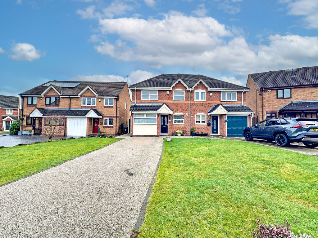 Edward Fisher Drive, Tipton, Dy4 8tz