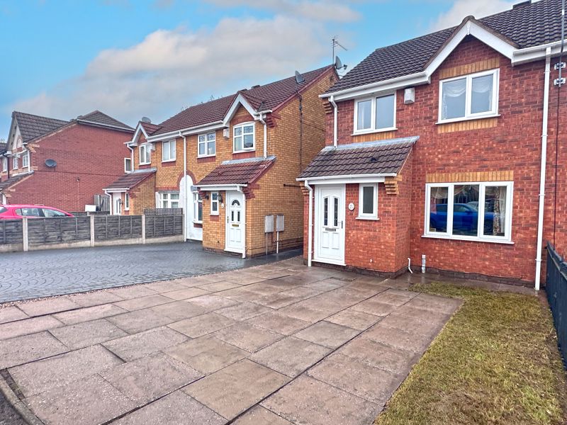 Hursey Drive, Tipton, Dy4 8tn