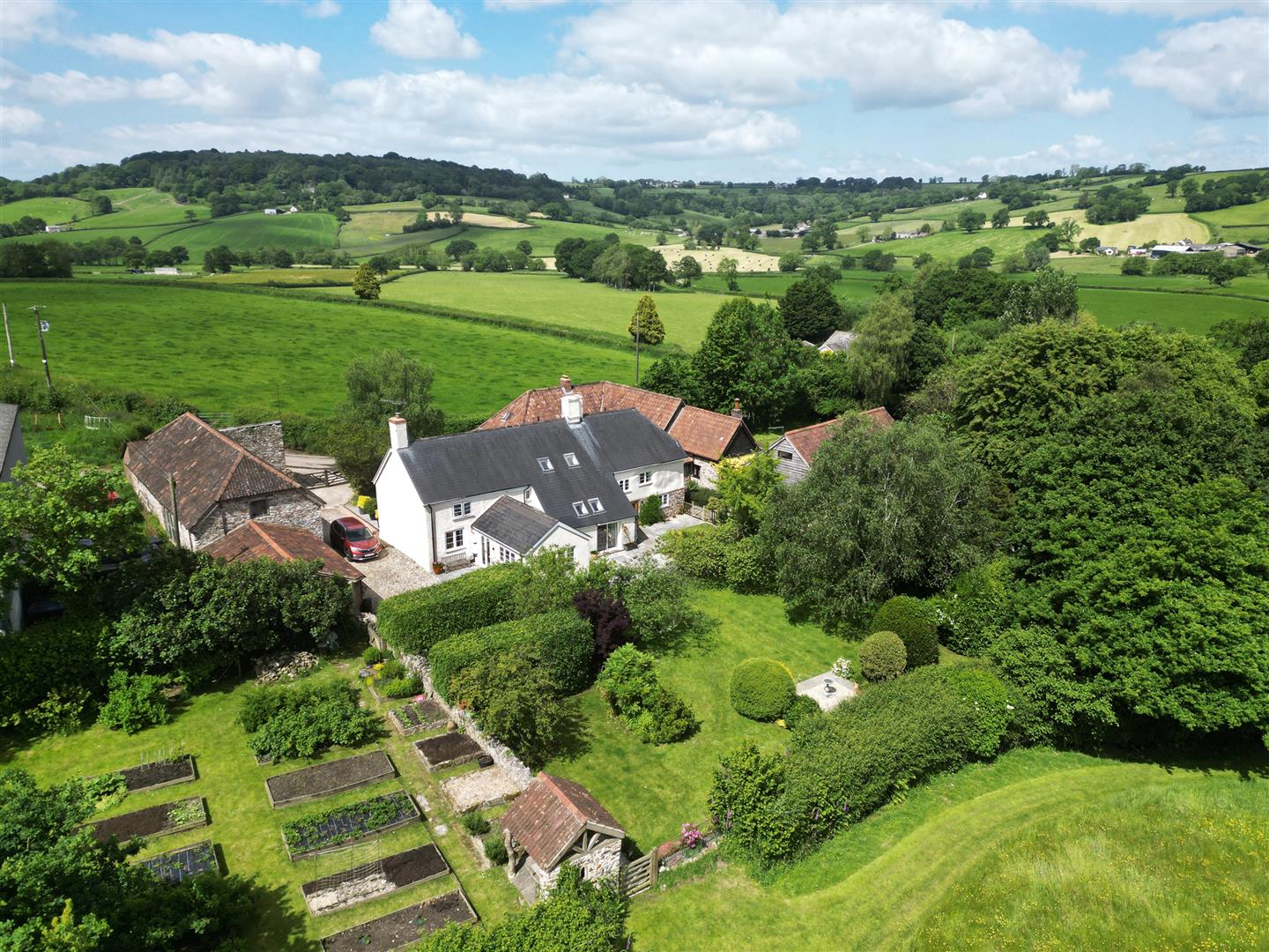 Upottery, Honiton