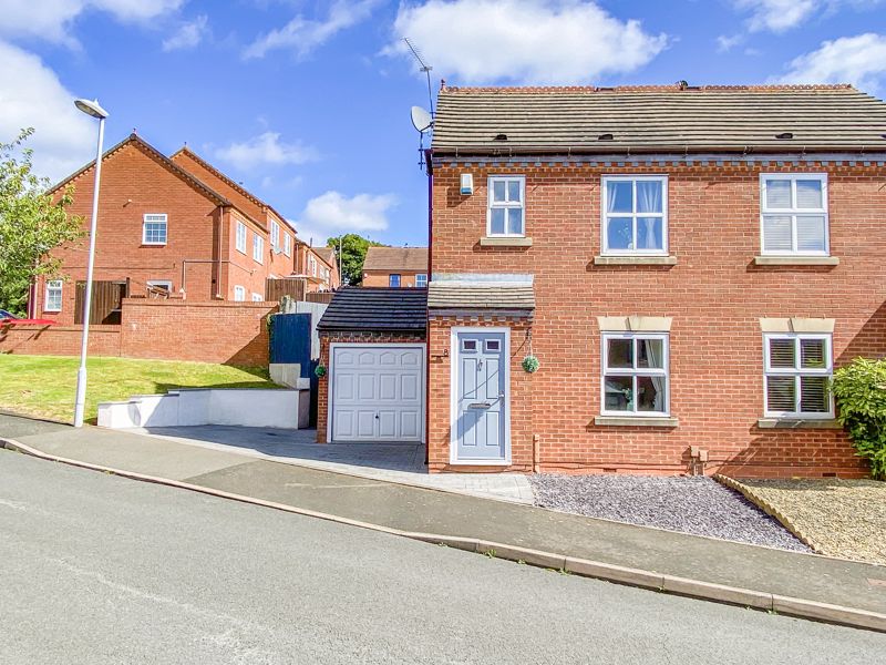 Cardoness Place, Dudley, Dy1 2ql