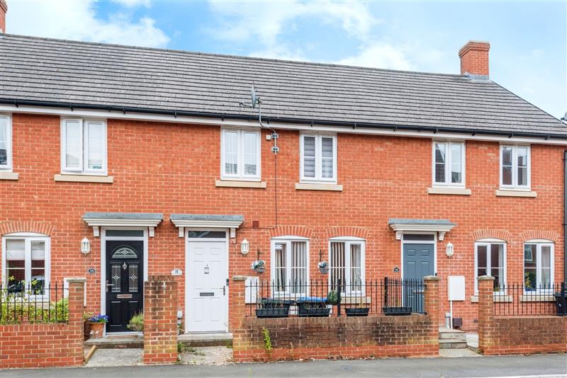 Cloatley Crescent, Royal Wootton Bassett, Swindon, SN4