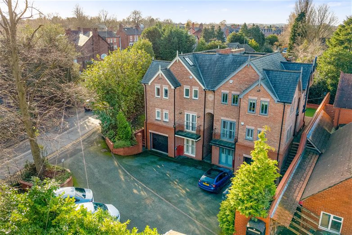 Eagle Brow, Lymm