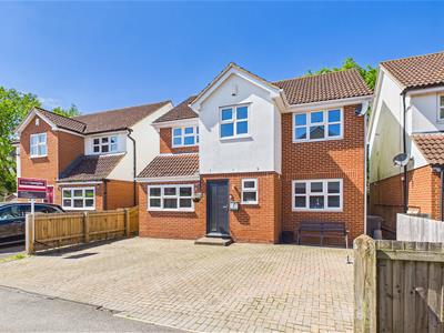 Family home in Clevedon near riverbank walks
