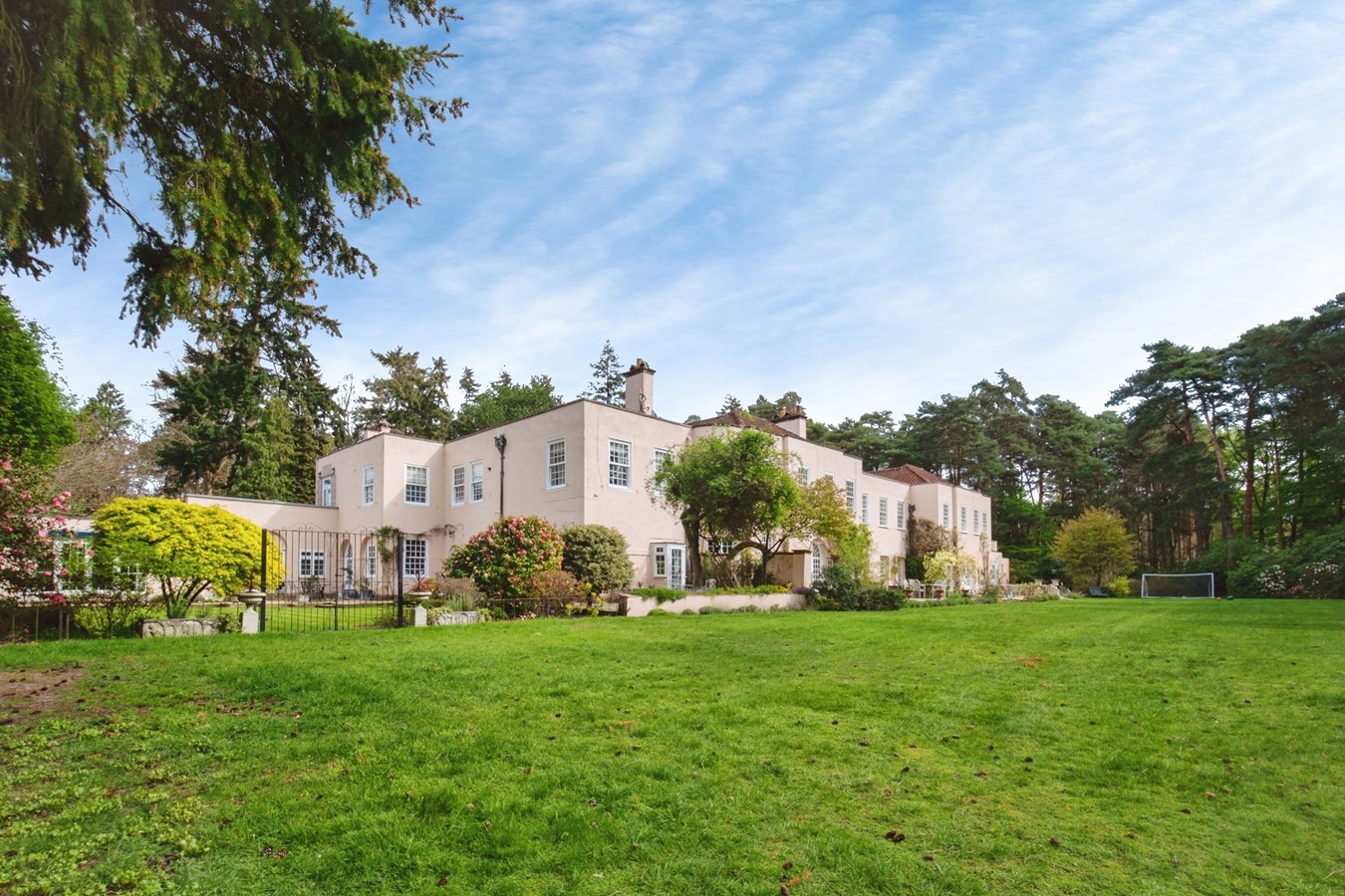 London Road, Sunningdale, Ascot, SL5