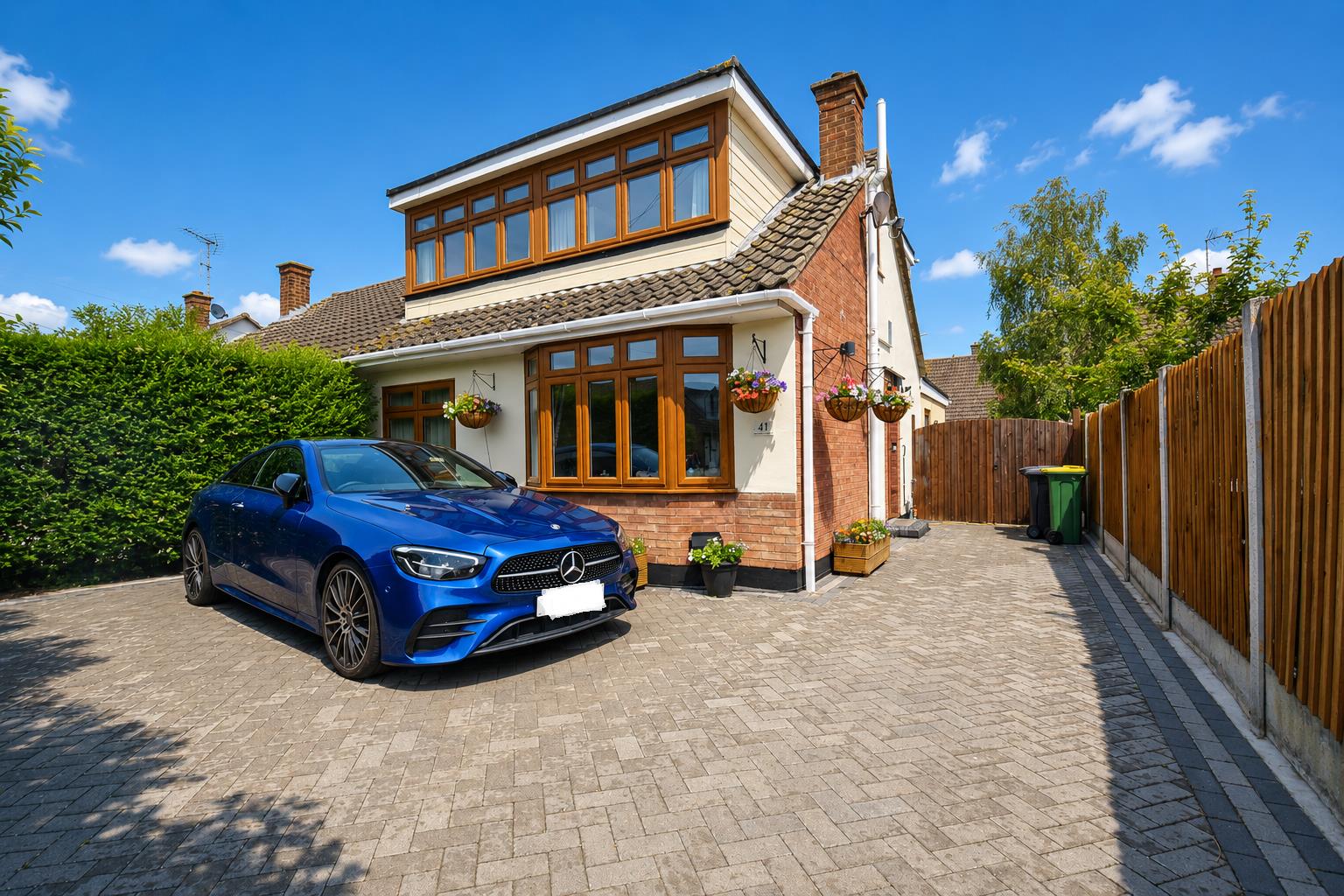 Nutcombe Crescent, Rochford