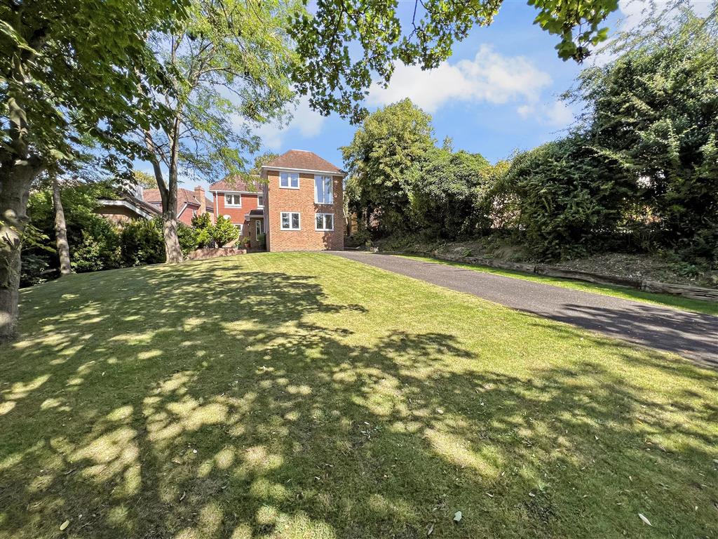 Pescot Avenue, , New Barn, Longfield, Kent