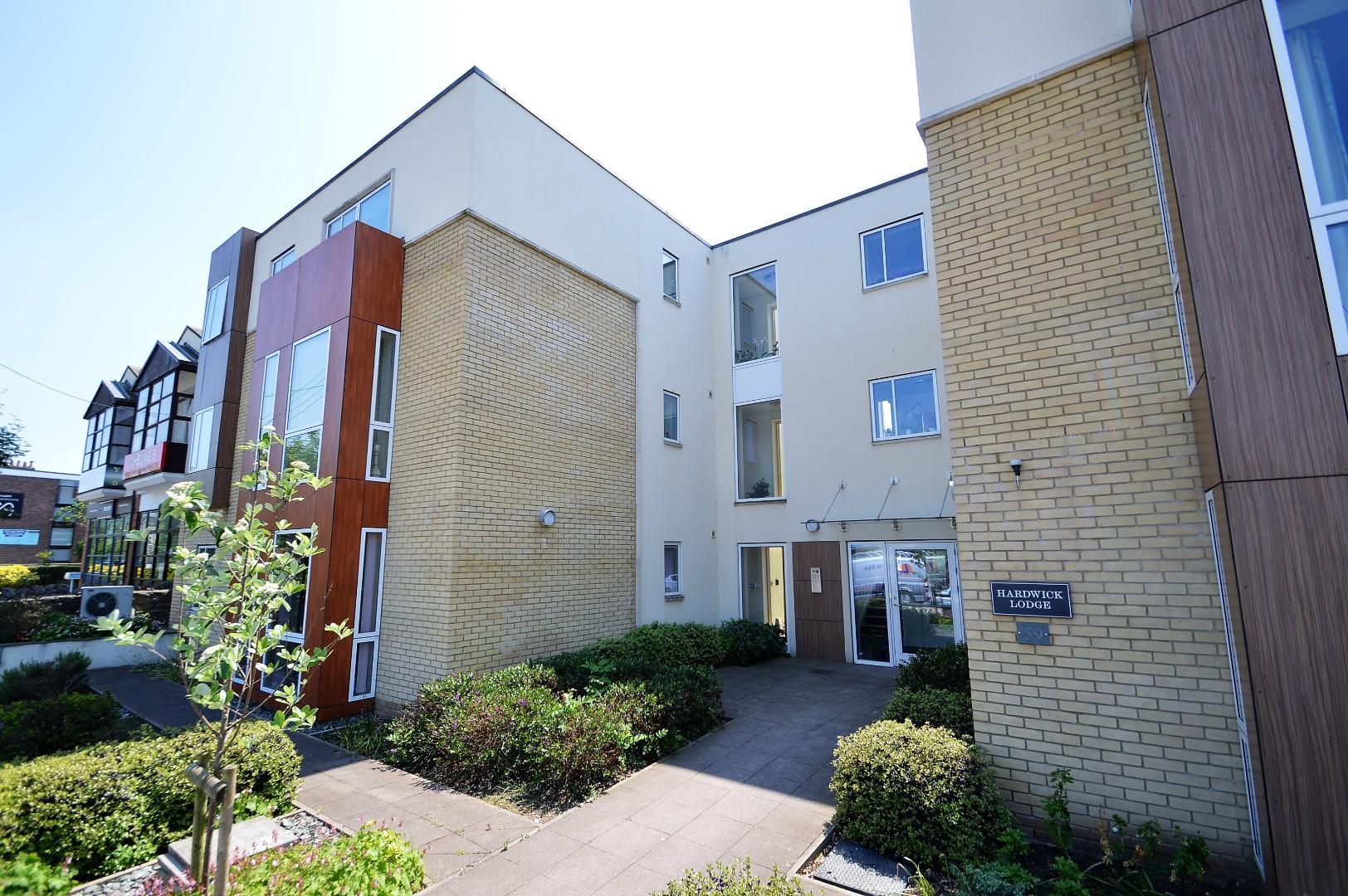 Ground floor retirement apartment in the centre of Yatton