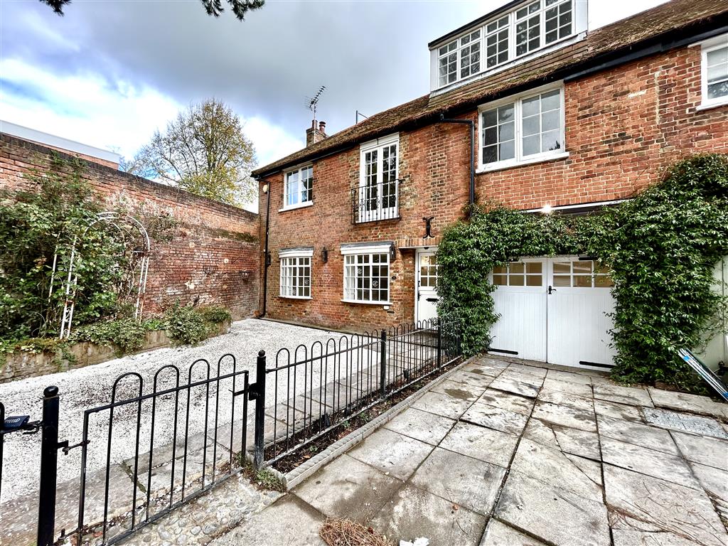 Stanmore Hill, STANMORE, HA7