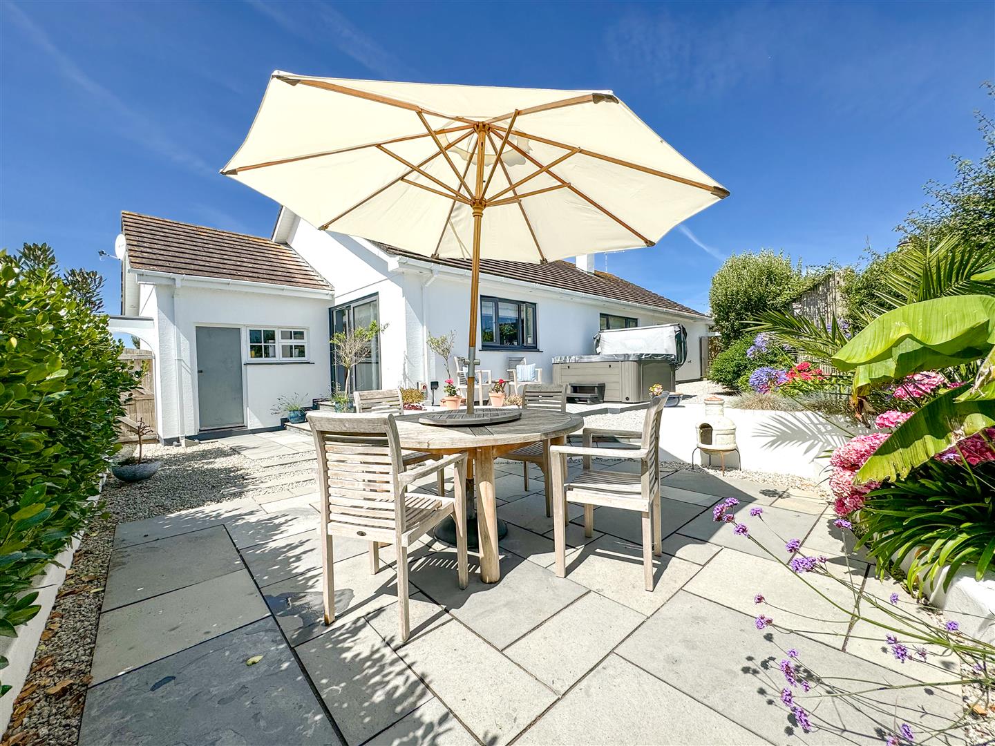 STUNNING BUNGALOW - GUNWALLOE