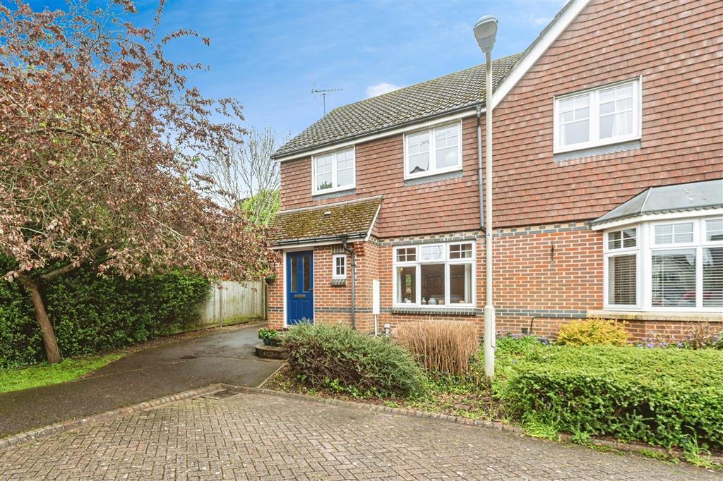 Sims Close, Bramley, Tadley, RG26