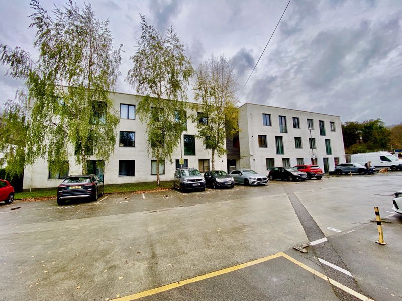 Godstone Road, Whyteleafe -100% Owned - Cash Buyers Only Due To Length Of Lease