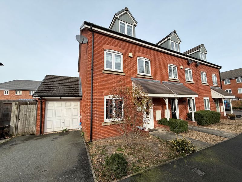 Standingwood Road, Rossmore