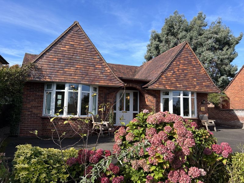 Comeytrowe Lane, Taunton - Bunglaow With Annexe