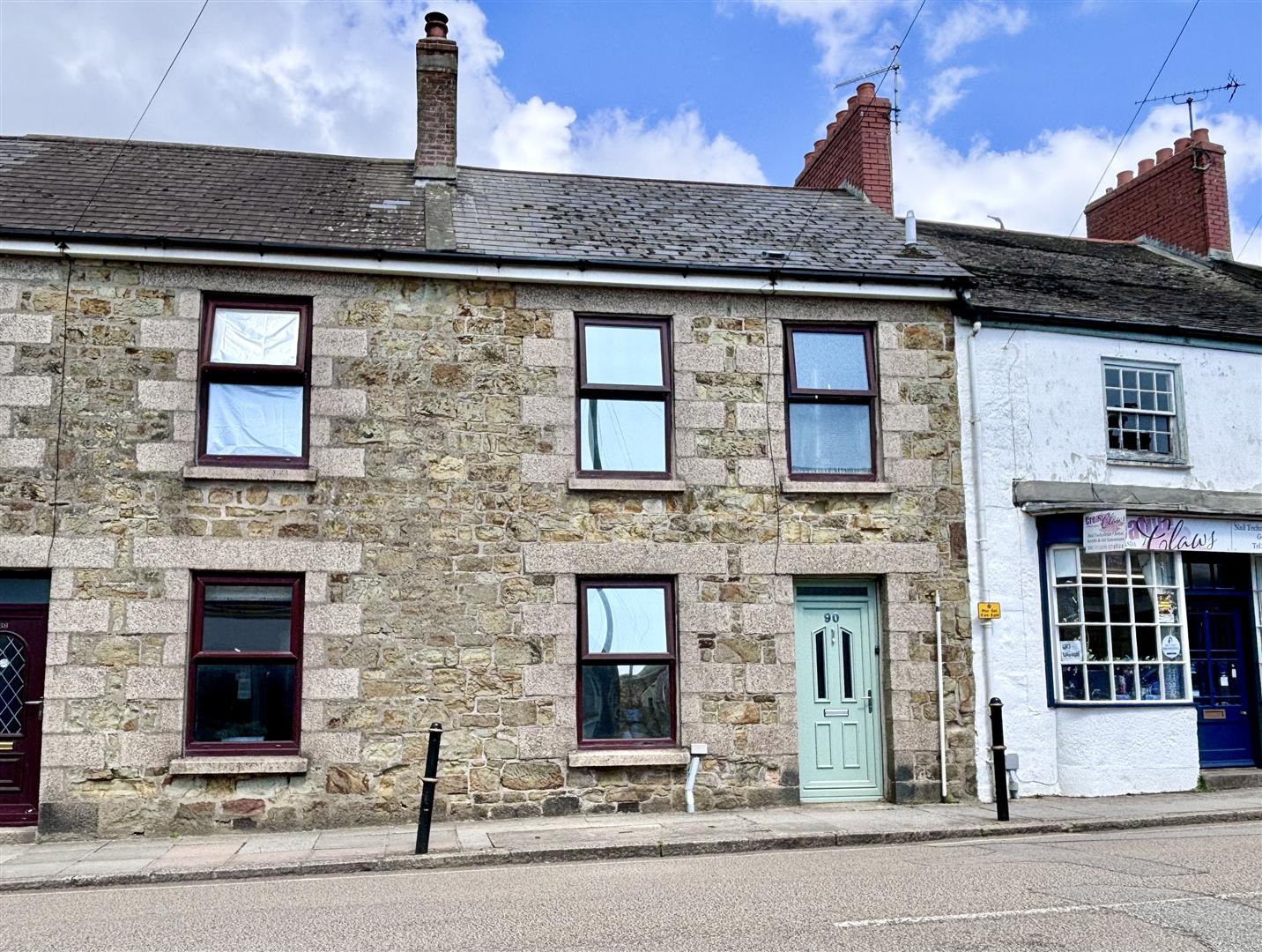 CHARMING COTTAGE, HELSTON