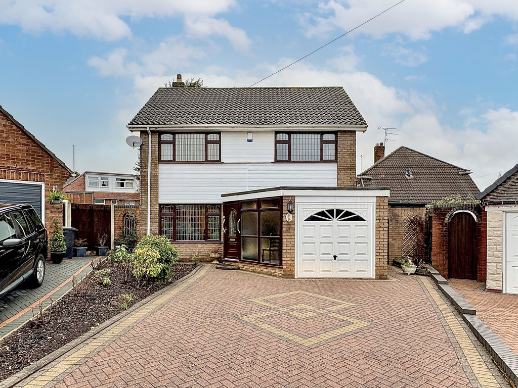 Carlton Close, Woodsetton, Dy1 4pf