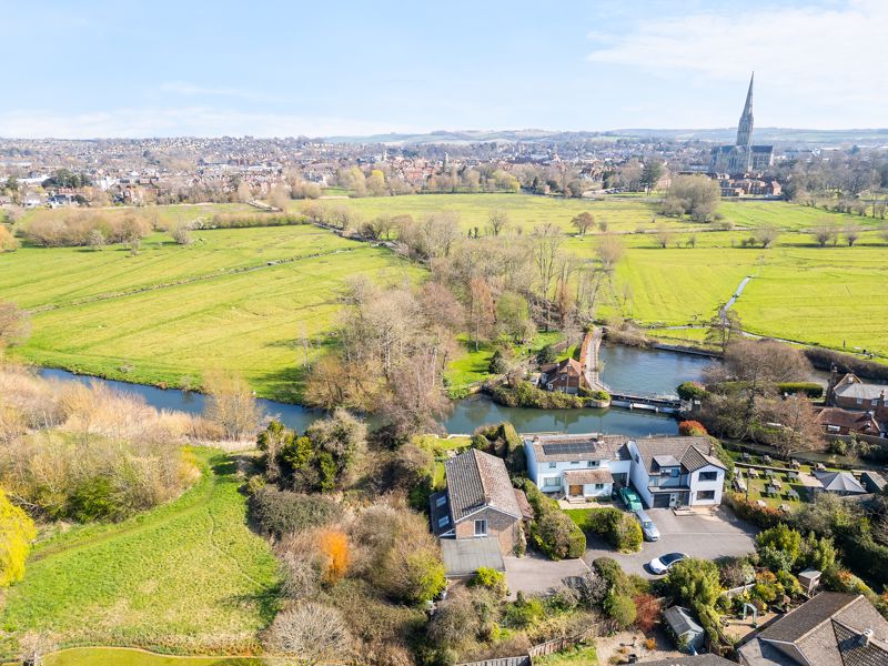 Old Mill Gardens, Harnham ***video Tour***