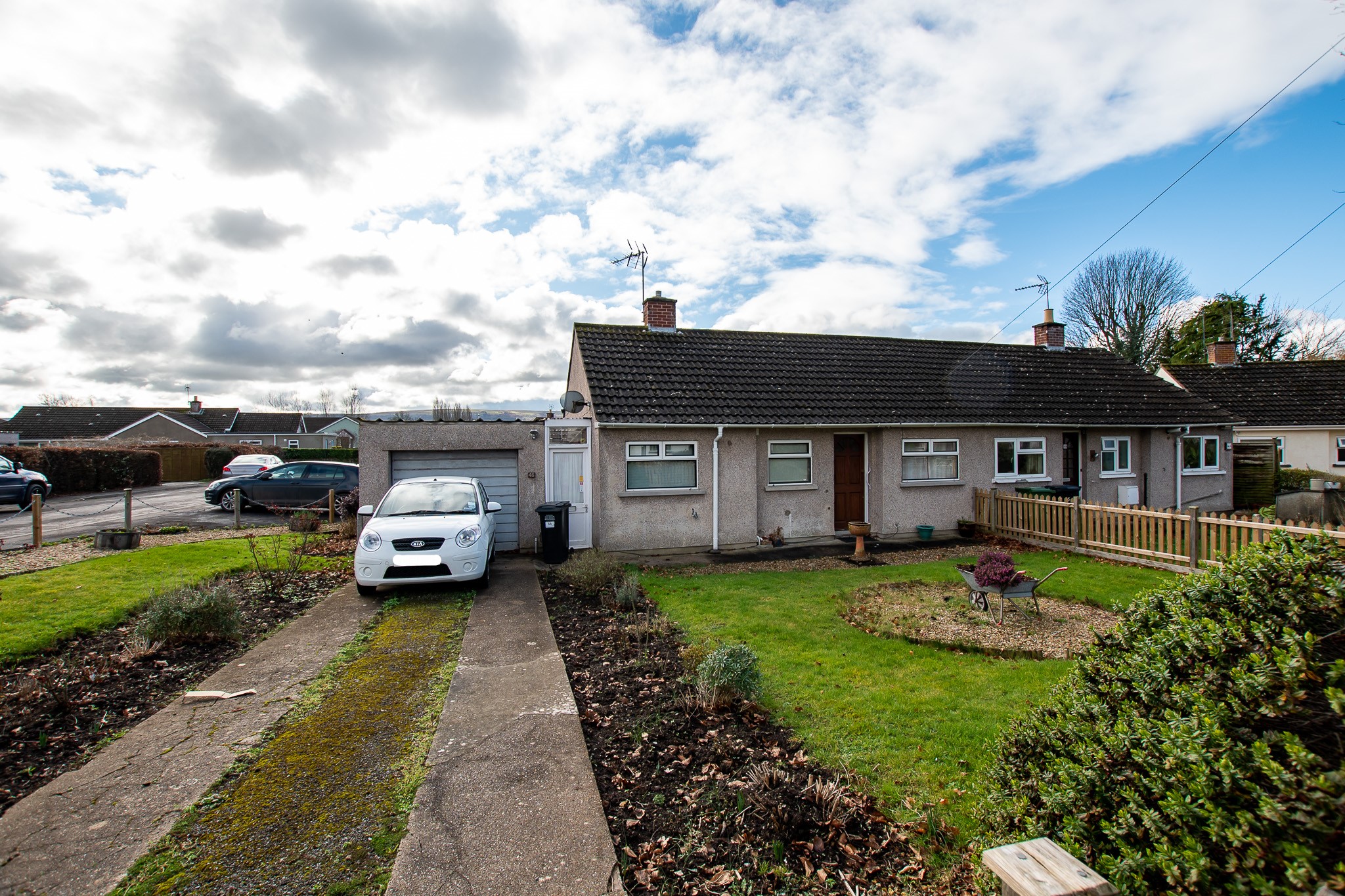 South Meadows, Wrington - well presented bungalow with large gardens and garage