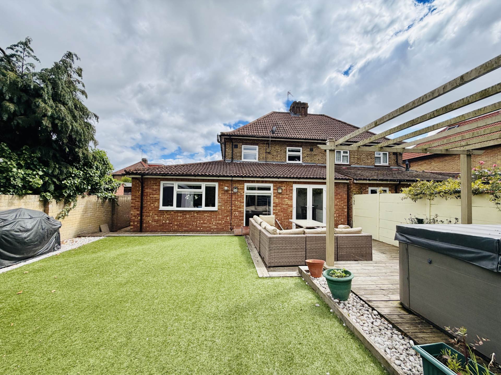 Barnacre Close, Uxbridge